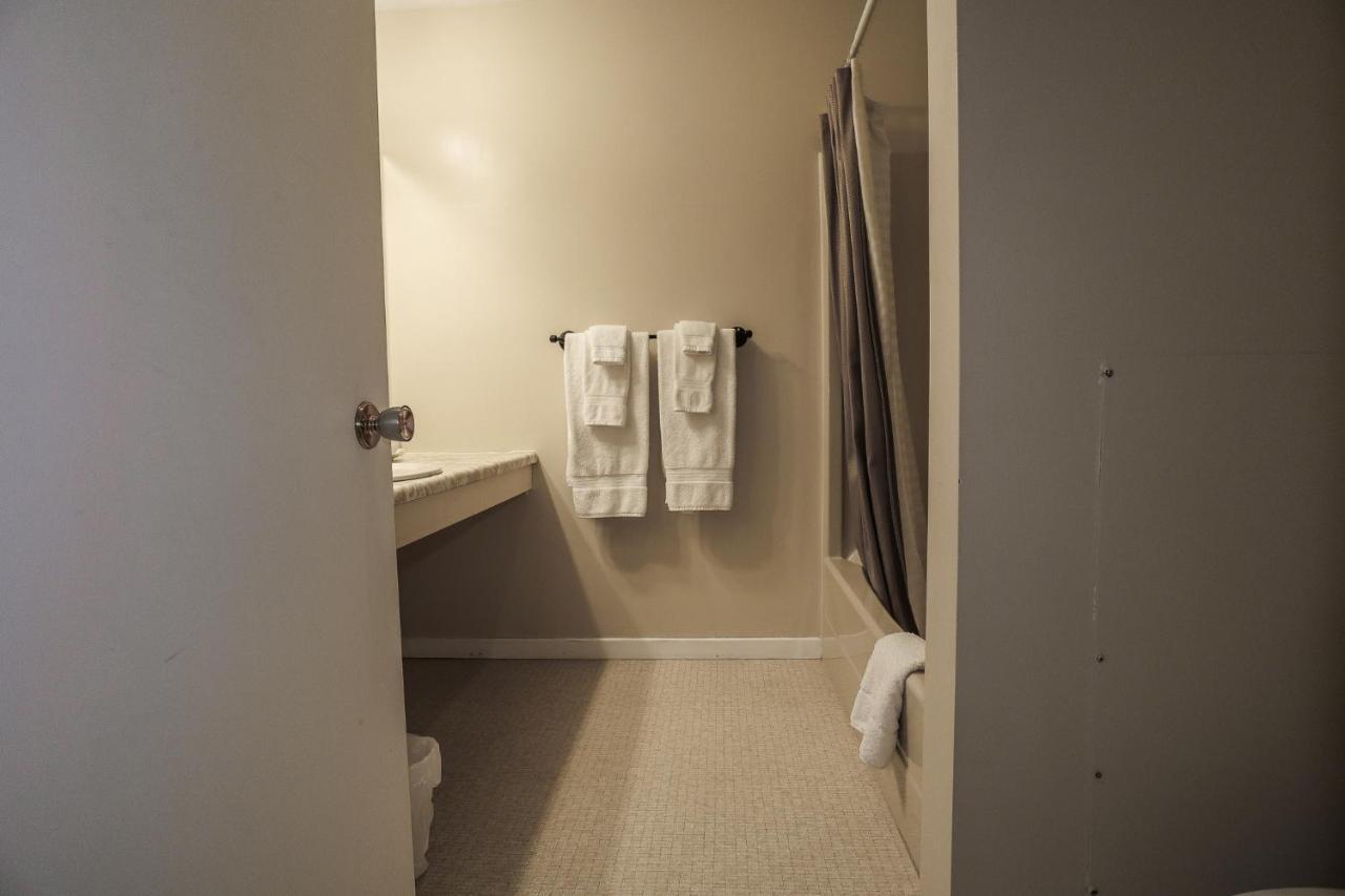 Atlantic Motel Berrys Mills Экстерьер фото