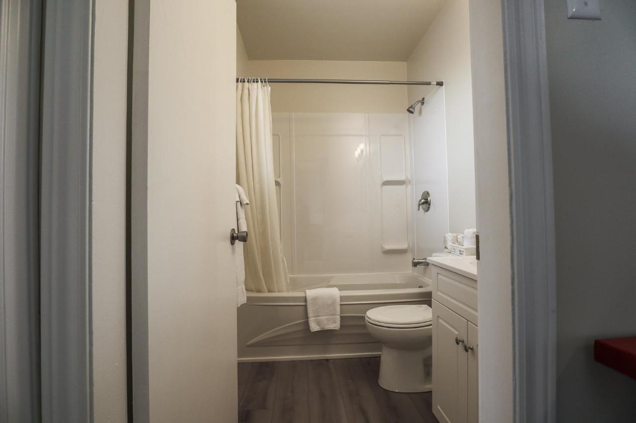 Atlantic Motel Berrys Mills Экстерьер фото